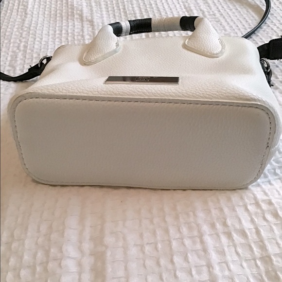 Liz Claiborne Purse - Picture 6 of 8